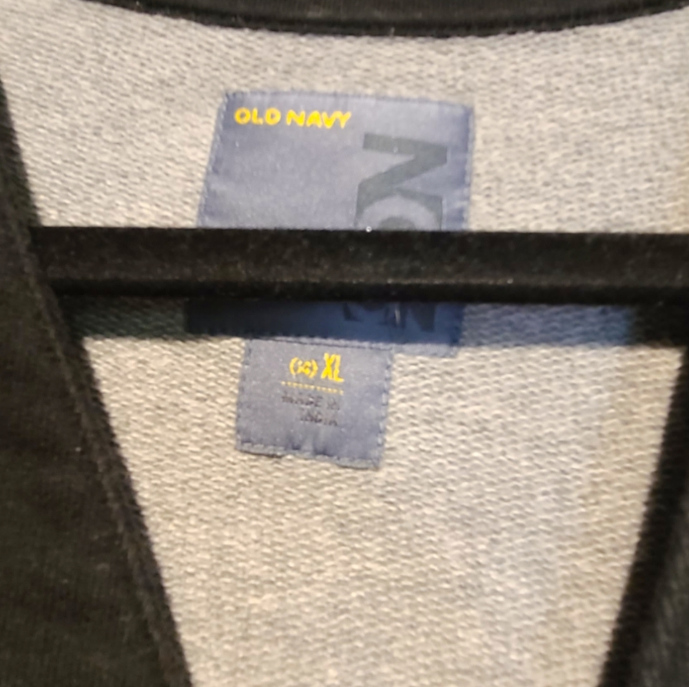 Boys Old Navy Skull Sweater - Picture 2 of 5